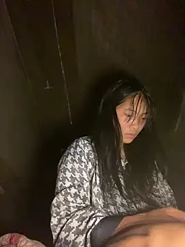 EmLy02 online show from 9, 9, 2025