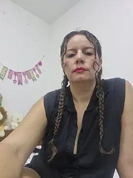 Snapshot of Nina_vallon chatting on 29, 4, 2026 Nina vallon online show from 29, 4, 2026