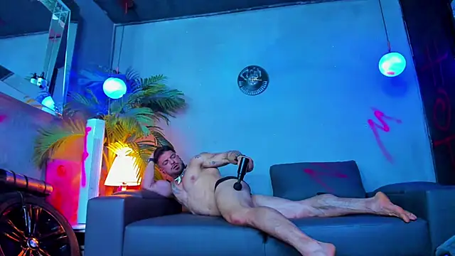 Snapshot of dennis_cox1 chatting on 14, 9, 2025 dennis cox1 online show from 14, 9, 2025