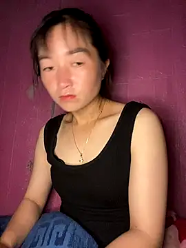 Snapshot of -mina--- chatting on 9, 9, 2025 -mina--- online show from 9, 9, 2025