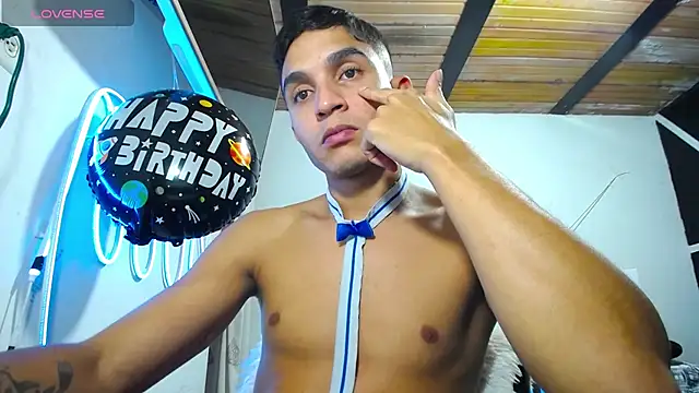 Snapshot of Angel_latinboy chatting on 17, 3, 2025 Angel latinboy online show from 17, 3, 2025