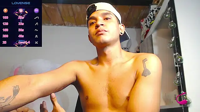 Snapshot of Angel_latinboy chatting on 30, 4, 2026 Angel latinboy online show from 30, 4, 2026