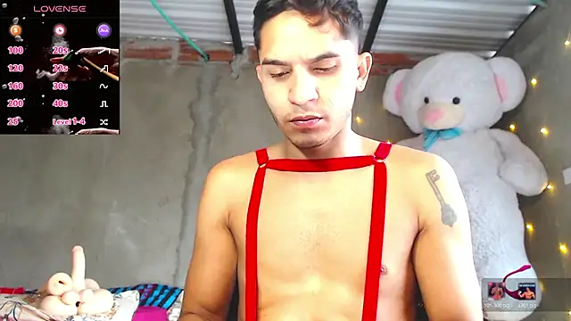 Snapshot of Angel_latinboy chatting on 13, 5, 2026 Angel latinboy online show from 13, 5, 2026