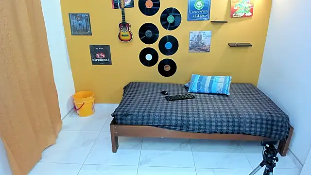 skinnyverus18 online show from 12, 3, 2026