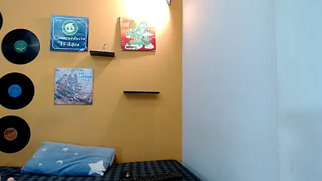 skinnyverus18 online show from 28, 3, 2026