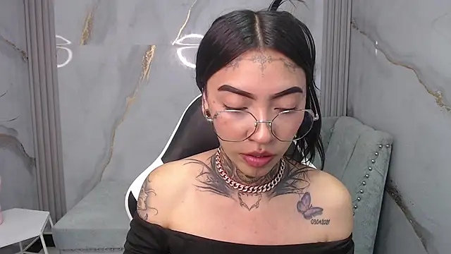 Ashley Blum v online show from 29, 10, 2025