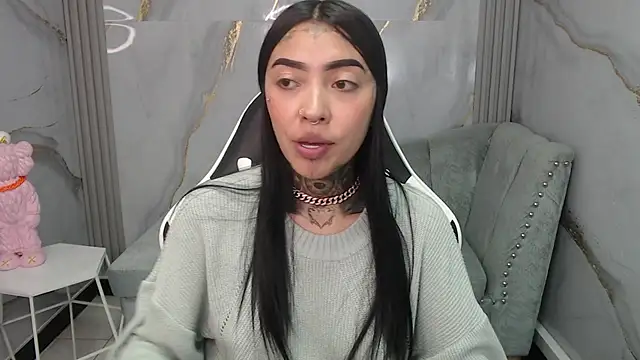 Ashley Blum v online show from 4, 11, 2025