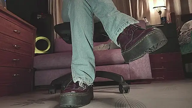 gigifontaine   online show from 26, 10, 2025