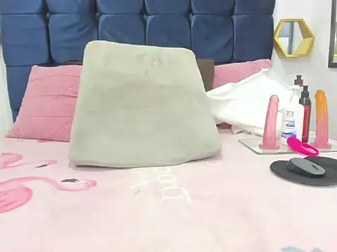 candy big tits18 online show from 22, 10, 2025