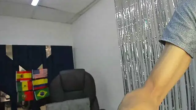 Aisha hotts777 online show from 18, 7, 2026
