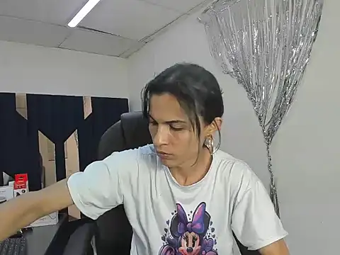 Aisha hotts777 online show from 27, 7, 2026