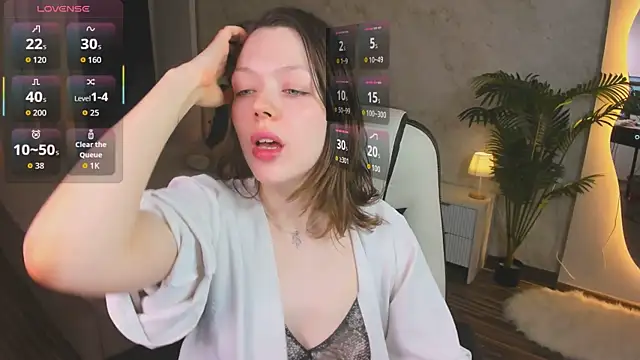 Snapshot of Lunar_Lily chatting on 20, 9, 2025 Lunar Lily online show from 20, 9, 2025