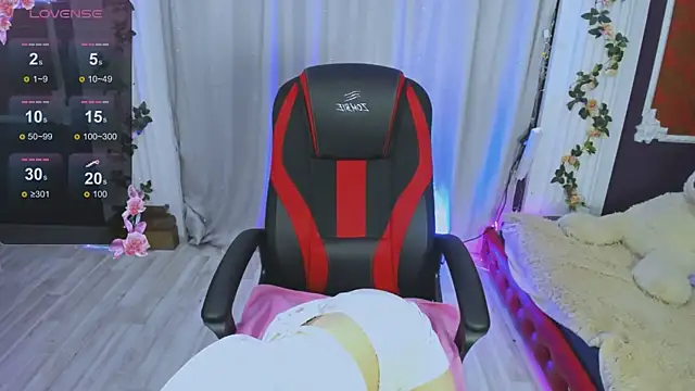 Lunar Lily online show from 12, 10, 2025