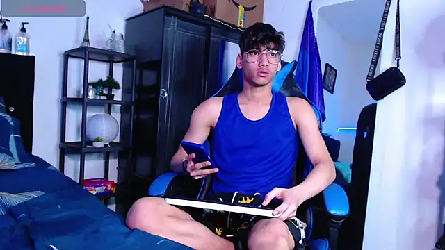 Gael Jones online show from 9, 10, 2025