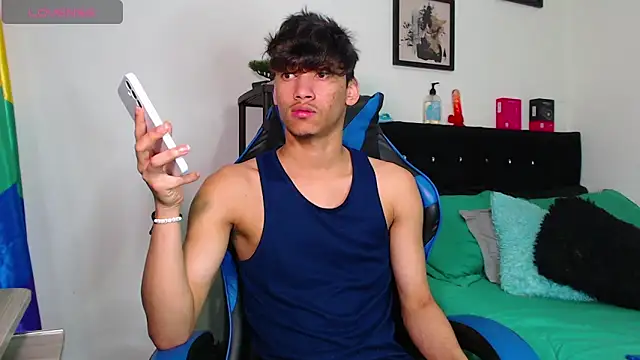 Gael Jones online show from 3, 11, 2025