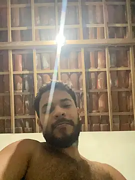 Snapshot of spiderfindom chatting on 27, 5, 2026 spiderfindom online show from 27, 5, 2026