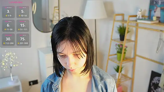 SuzanneHowse online show from 2, 11, 2025