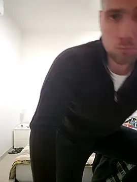 Snapshot of mrlyuis chatting on 18, 11, 2025 mrlyuis online show from 18, 11, 2025