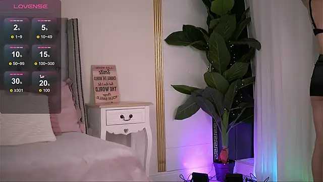 RebeccaRese online show from 10, 6, 2026