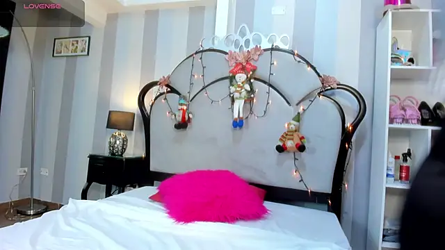 MiaAmore  online show from 17, 12, 2025