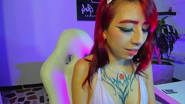 Snapshot of RavenKitty_ chatting on 29, 9, 2025 RavenKitty online show from 29, 9, 2025