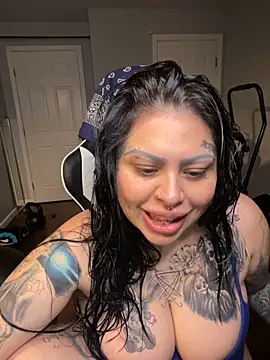 chicanachic13 online show from 8, 10, 2025