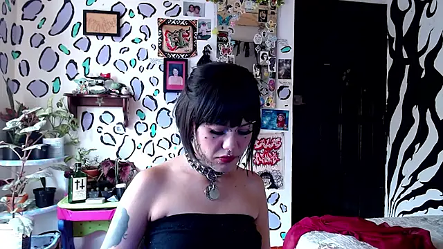 Snapshot of MistressMariam_ chatting on 26, 9, 2025 MistressMariam online show from 26, 9, 2025