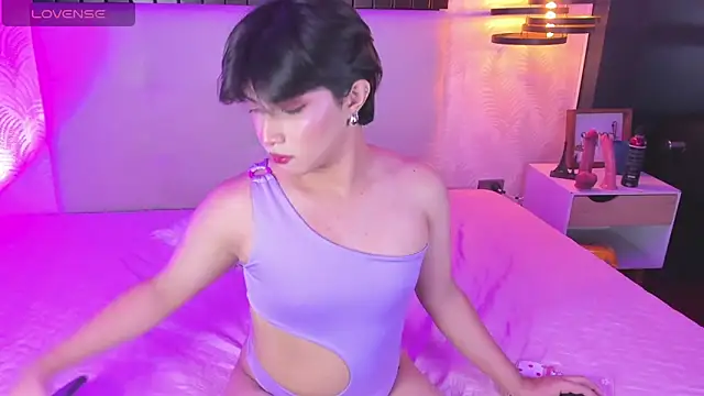 Creamy Angelo online show from 9, 10, 2025