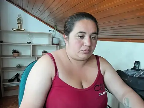 Khloe Tommson  online show from 6, 11, 2025