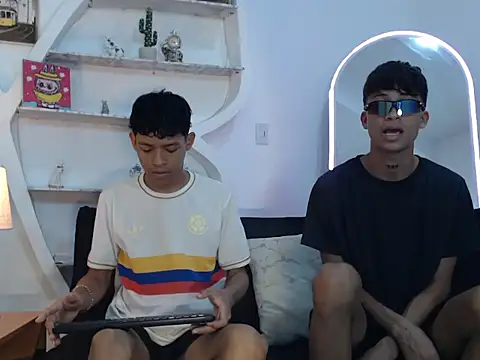 BEAUTY BOYS1 online show from 11, 9, 2025