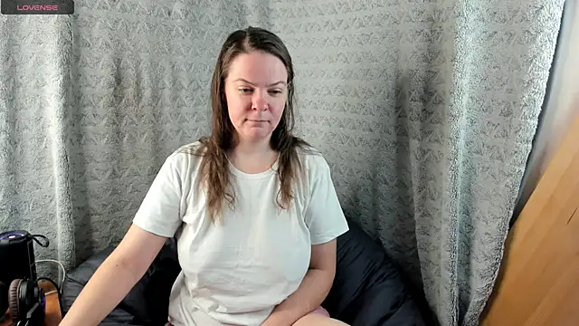 MiaLores online show from 9, 9, 2025