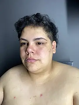 Snapshot of Hailey_Curvy chatting on 4, 8, 2026 Hailey Curvy online show from 4, 8, 2026