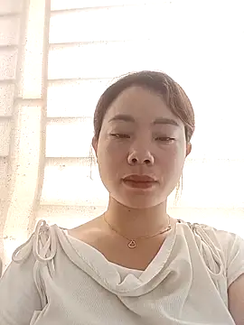 Snapshot of milo123-xx chatting on 28, 4, 2026 milo123-xx online show from 28, 4, 2026