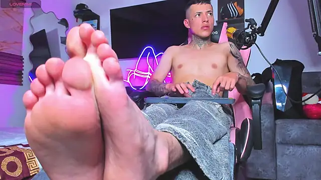 conor 2004 online show from 23, 9, 2025