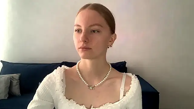 Snapshot of BrightAnnie chatting on 11, 9, 2025 BrightAnnie online show from 11, 9, 2025