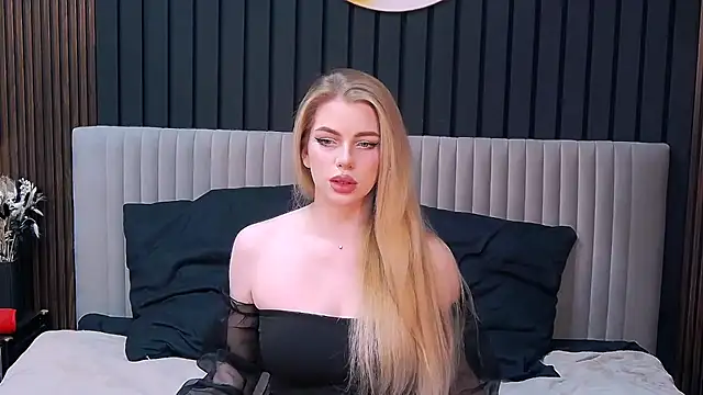 Snapshot of MilanaCeleste chatting on 22, 11, 2025 MilanaCeleste online show from 22, 11, 2025