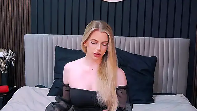 Snapshot of MilanaCeleste chatting on 24, 11, 2025 MilanaCeleste online show from 24, 11, 2025