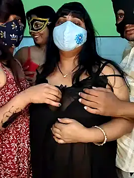 Snapshot of Hot_modal chatting on 13, 11, 2025 Hot modal online show from 13, 11, 2025