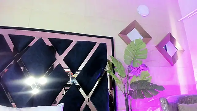 Snapshot of Valery_Brand chatting on 25, 6, 2026 Valery Brand online show from 25, 6, 2026