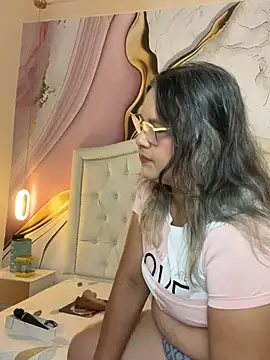 Snapshot of Lucy_Milf_474 chatting on 17, 7, 2026 Lucy Milf 474 online show from 17, 7, 2026