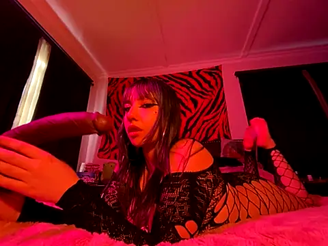 Snapshot of GoddessJemma chatting on 8, 9, 2025 GoddessJemma online show from 8, 9, 2025