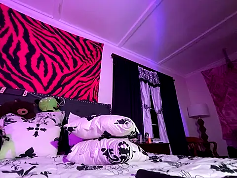 Snapshot of GoddessJemma chatting on 21, 9, 2025 GoddessJemma online show from 21, 9, 2025