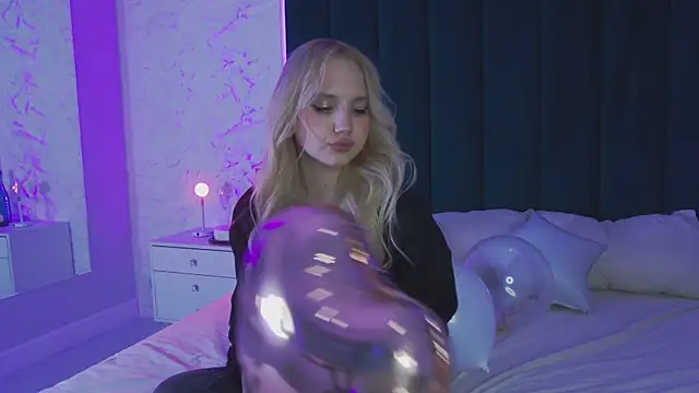 Sky Cutie online show from 3, 4, 2026