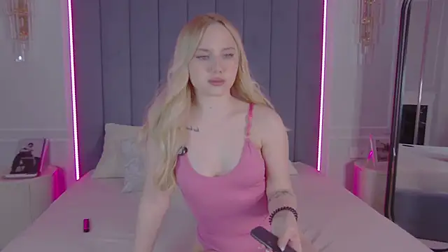 Sky Cutie online show from 17, 4, 2026