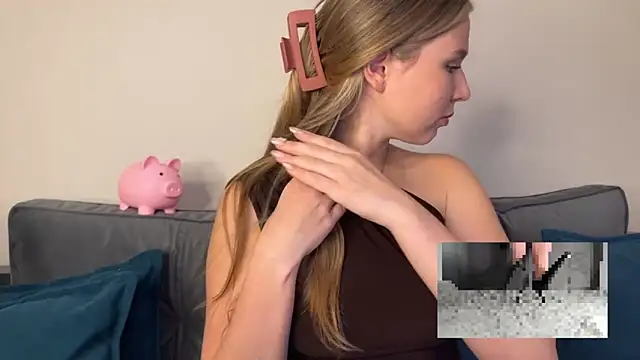 Snapshot of GoddessRoss chatting on 26, 9, 2025 GoddessRoss online show from 26, 9, 2025