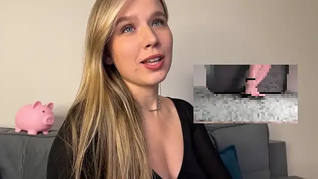 Snapshot of GoddessRoss chatting on 30, 9, 2025 GoddessRoss online show from 30, 9, 2025