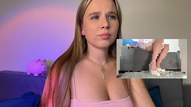 Snapshot of GoddessRoss chatting on 3, 10, 2025 GoddessRoss online show from 3, 10, 2025