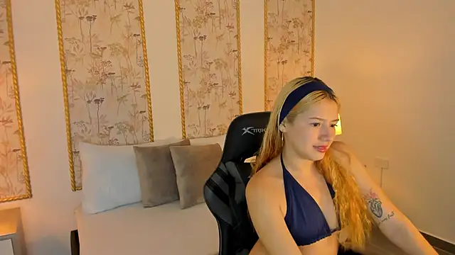 Snapshot of daniand_ chatting on 21, 10, 2025 daniand online show from 21, 10, 2025