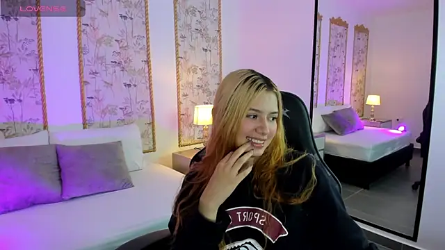 Snapshot of daniand_ chatting on 1, 11, 2025 daniand online show from 1, 11, 2025