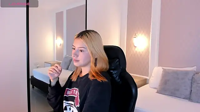 Snapshot of daniand_ chatting on 11, 11, 2025 daniand online show from 11, 11, 2025